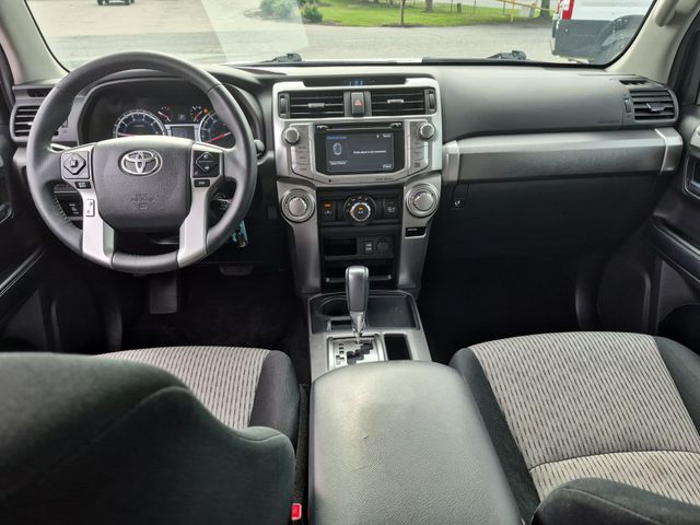 Used 2017 Silver Toyota SR5 image 28