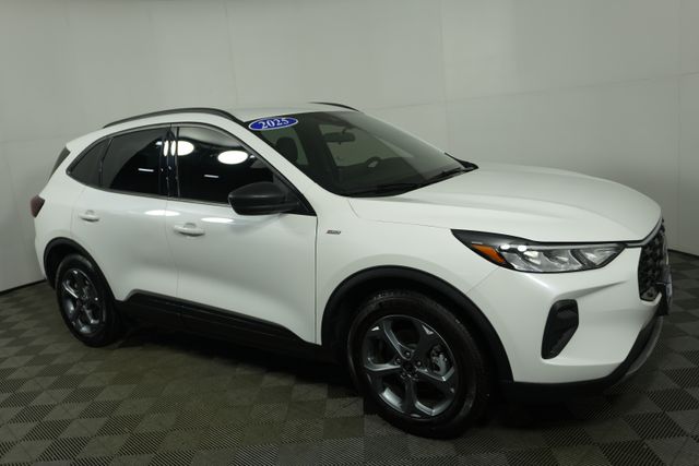 2025 Ford Escape ST-Line FWD
