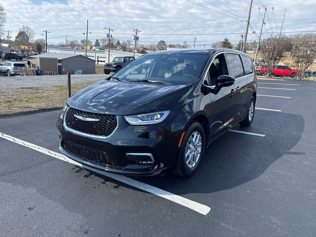 New 2026 Black Chrysler Select image 3