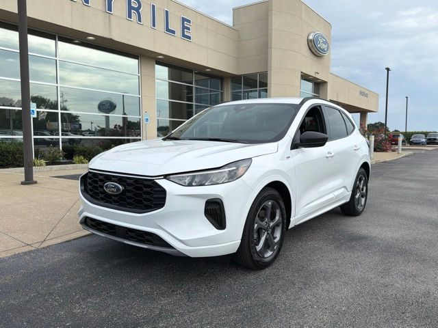 Oxford White 2023 Ford Escape SUV / Crossover Front-Wheel Drive 8-Speed Automatic