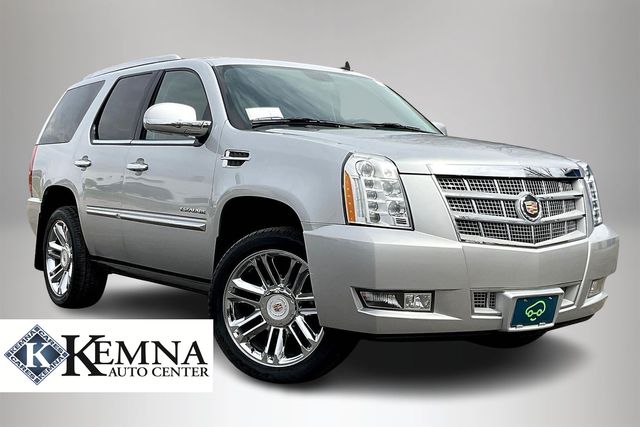Radiant Silver Metallic 2013 Cadillac Escalade Platinum 4WD SUV / Crossover All-Wheel Drive 6-Speed Automatic Overdrive