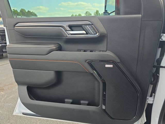 Used 2024 White GMC AT4 image 28