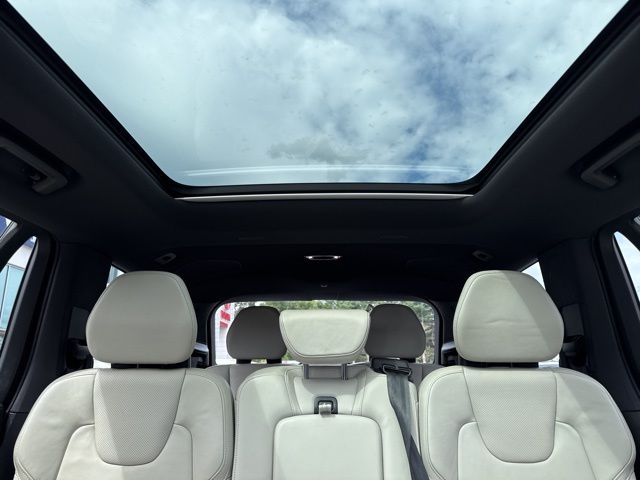 2022 Volvo XC90 Recharge T8 R-Design photo 19