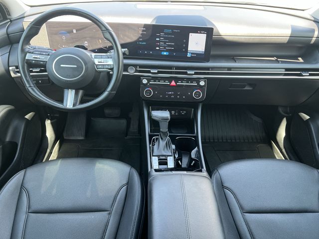 Used 2025 White Hyundai SEL Convenience image 17