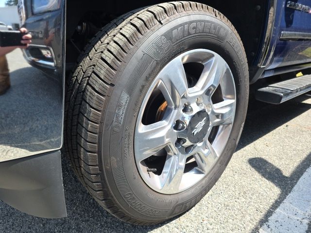 Used 2018 Blue Chevrolet LTZ image 3