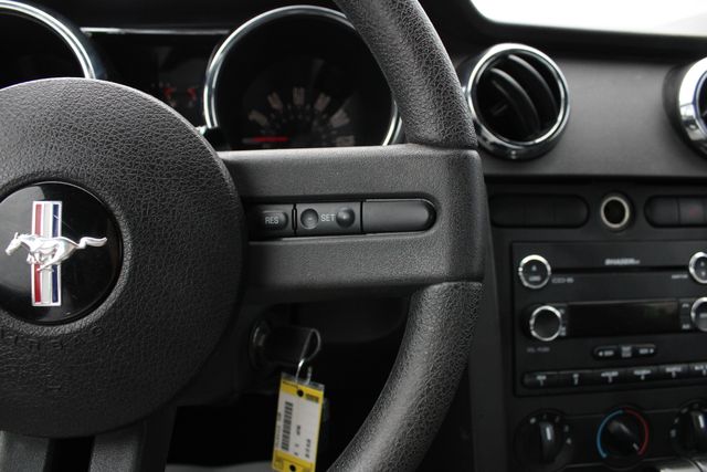 Used 2008 Silver Ford V6 Deluxe image 13