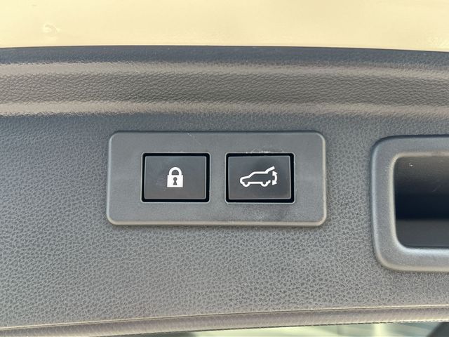 Used 2022 White Subaru Wilderness image 43