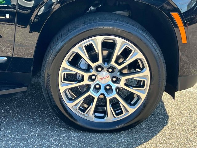 Used 2025 GMC Yukon XL SUV