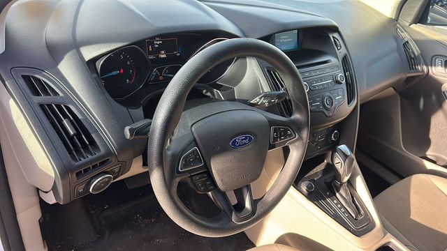 2016 Ford Focus SE 7