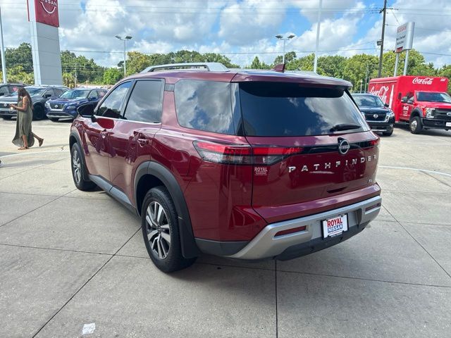 2024 Nissan Pathfinder SL - 4