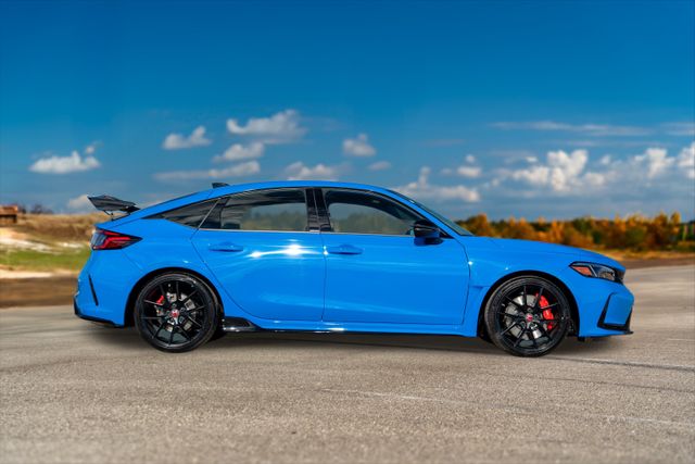 2025 Honda Civic Type R Base 8