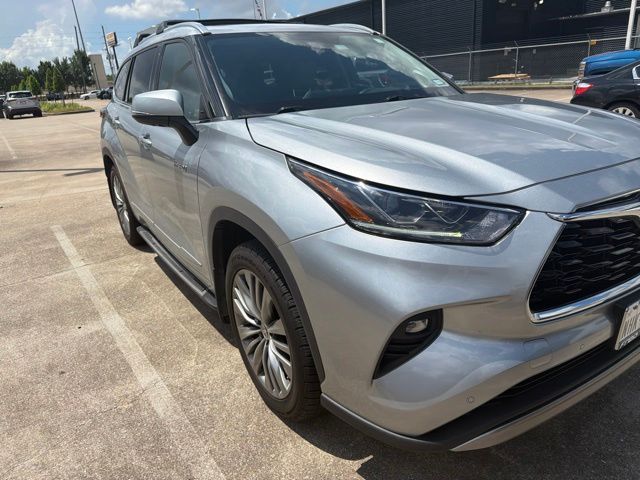 2021 Toyota Highlander Hybrid Platinum Silver at Toyota of Victoria