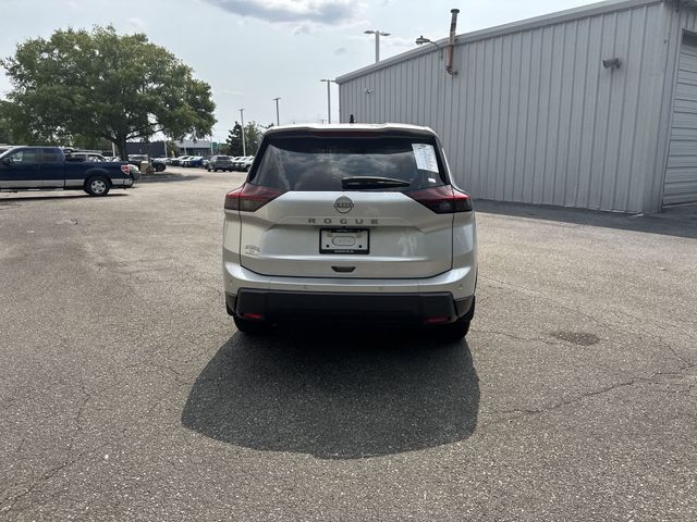 Used 2025 Silver Nissan S image 6
