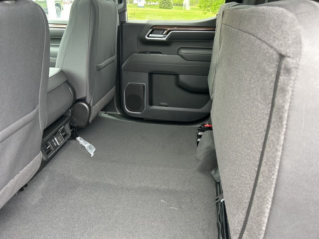 2025 Chevrolet Silverado 1500 LT photo