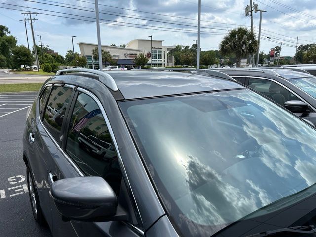 Used 2016 Gray Nissan SV image 5