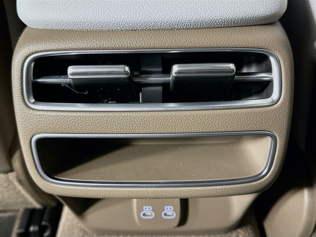 Thumbnail: 2026 Genesis GV70 - 18