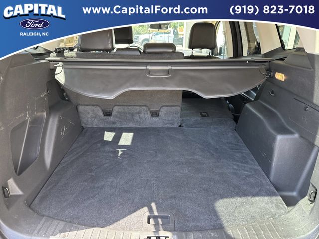 Used 2017 Red Ford SE image 16