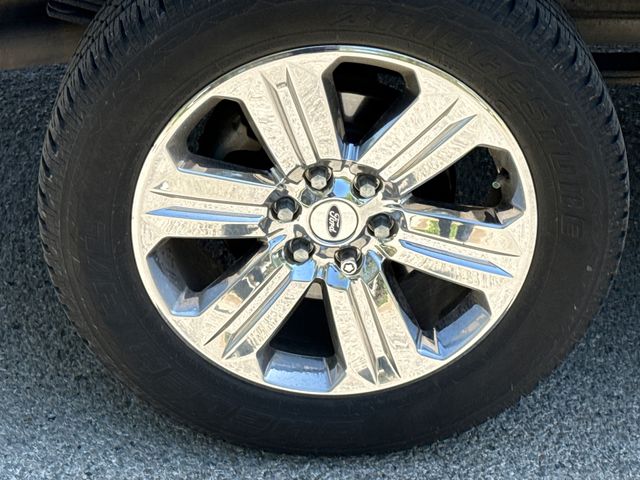 Used 2018 White Ford XLT image 10