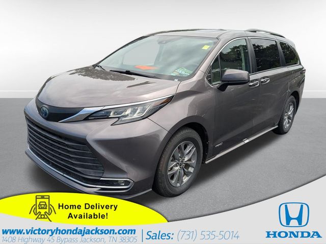 2021 Toyota Sienna XLE