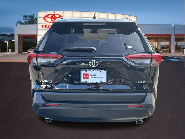 2021 Toyota RAV4 XLE 28