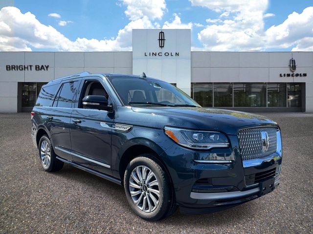 Flight Blue Metallic Clearcoat 2022 Lincoln Navigator SUV / Crossover Four-Wheel Drive Automatic