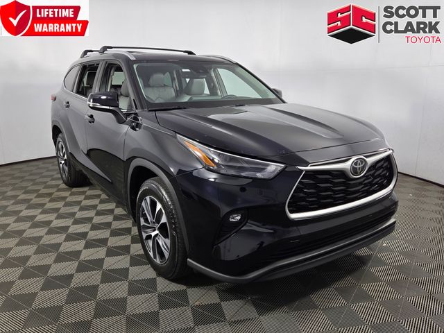 Midnight Black 2023 Toyota Highlander XLE FWD SUV / Crossover Front-Wheel Drive 8-Speed Automatic