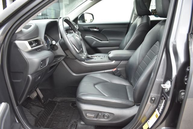 Used 2022 Toyota Highlander Hybrid SUV