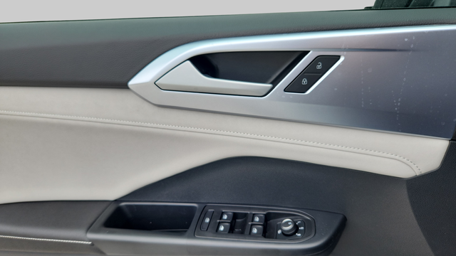 2025 Volkswagen Taos