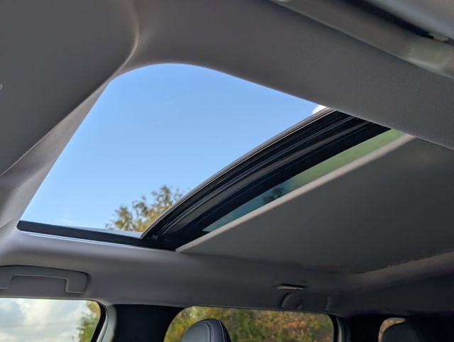 New 2026 White Mitsubishi SE image 23