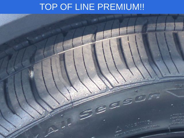 Used 2025 Silver Mazda 3.3 Turbo Premium image 11