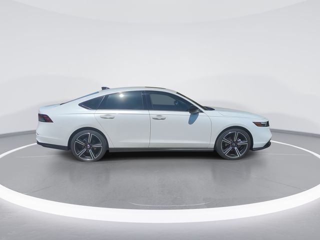 Used 2026 White Honda SE image 9