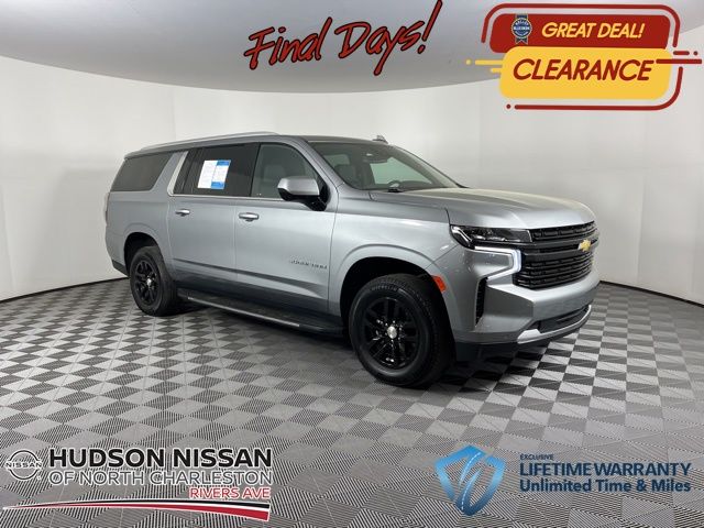 2023 Chevrolet Suburban LT photo
