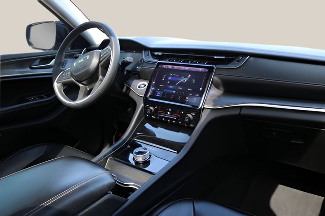 Used Car 2023 Jeep Grand Cherokee  Limited For Sale Under $35,000 In Austin, Texas