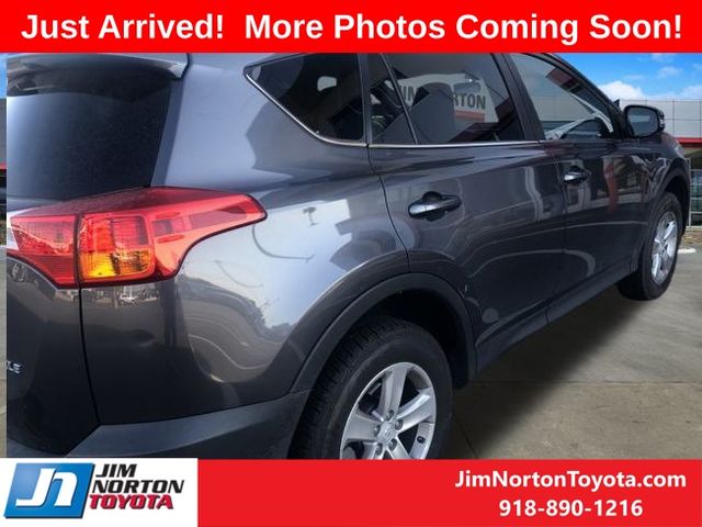 2014 Toyota RAV4 XLE 2