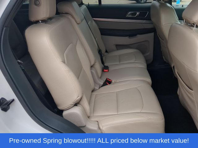 Used 2019 White Platinum Clearcoat Metallic Ford XLT image 45