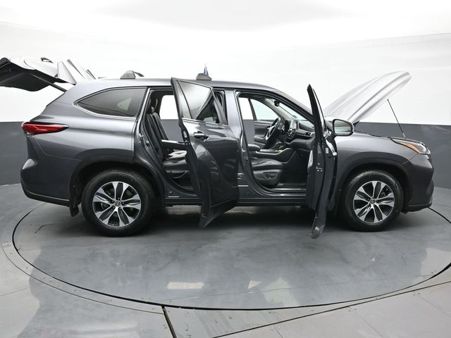 2021 Toyota Highlander XLE 57