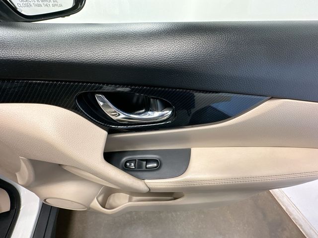 2018 Nissan Rogue SL White at Audi Porsche Sewickley