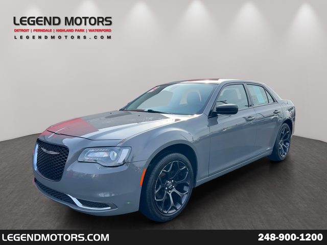 Ceramic Gray Clearcoat 2019 Chrysler 300 Touring RWD Sedan Rear-Wheel Drive 8-Speed Automatic