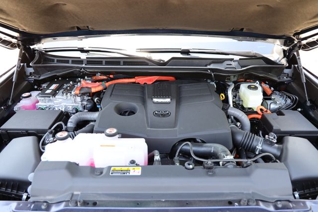 2026 Toyota Tundra Hybrid 1794 Edition - 9