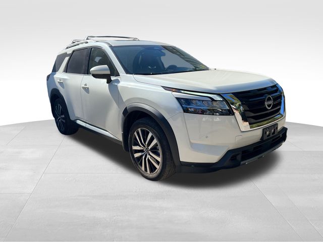 2023 Nissan Pathfinder Platinum 3