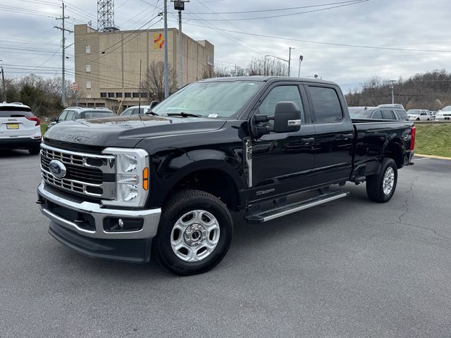 2025 Ford F-250 Super Duty XLT Crew Cab 4WD