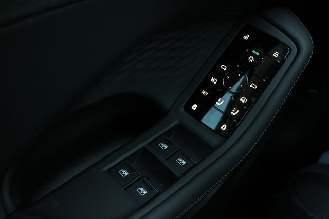 Used 2025 White Audi 2.0T Prestige image 7