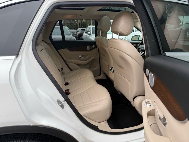 2021 Mercedes-Benz GLC