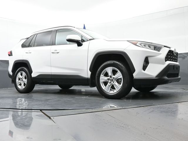 2021 Toyota RAV4 XLE 40