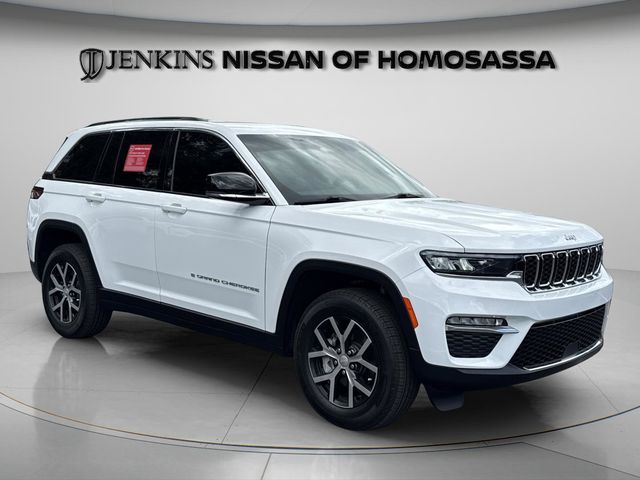 Bright White Clearcoat 2025 Jeep Grand Cherokee Limited 4WD SUV / Crossover Four-Wheel Drive 8-Speed Automatic