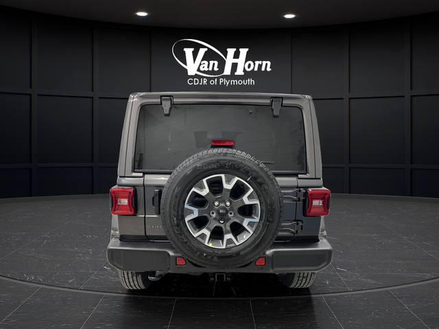New 2026 Granite Crystal Metallic Clearcoat Jeep Sahara image 13