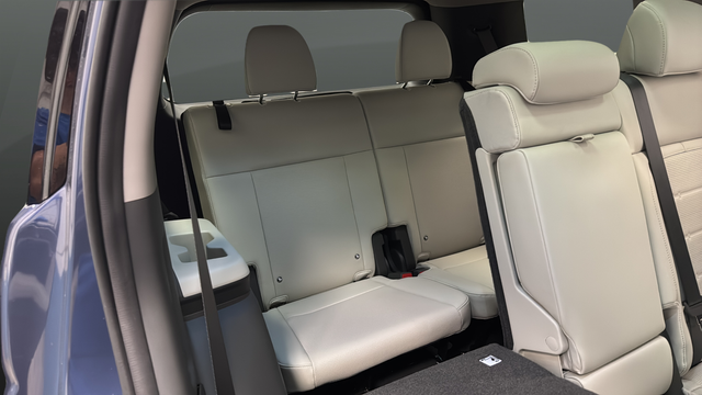 Used 2026 Atlantis Blue Hyundai Limited image 27
