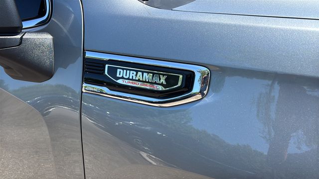 Used 2025 Silver GMC Denali image 43