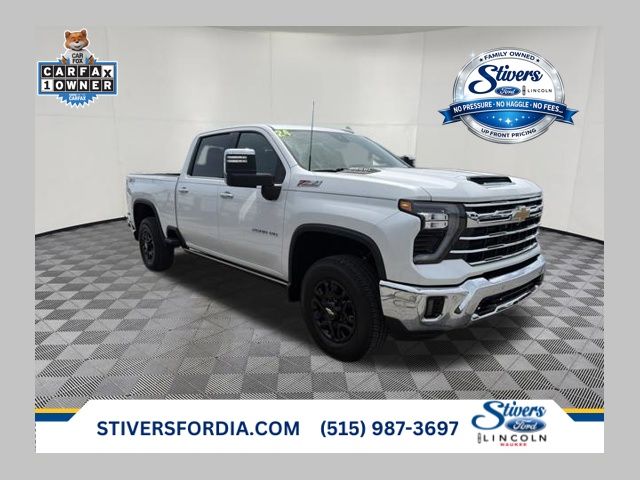 White (Iridescent Pearl Tricoat) 2024 Chevrolet Silverado 2500HD Pickup Truck Four-Wheel Drive Automatic