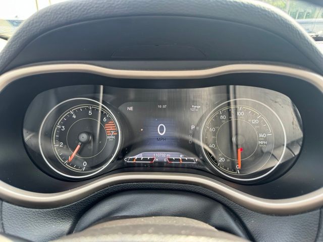Used 2016 Silver Jeep Limited image 30